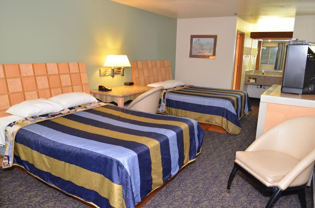 Econo Lodge Portland Airport Extérieur photo