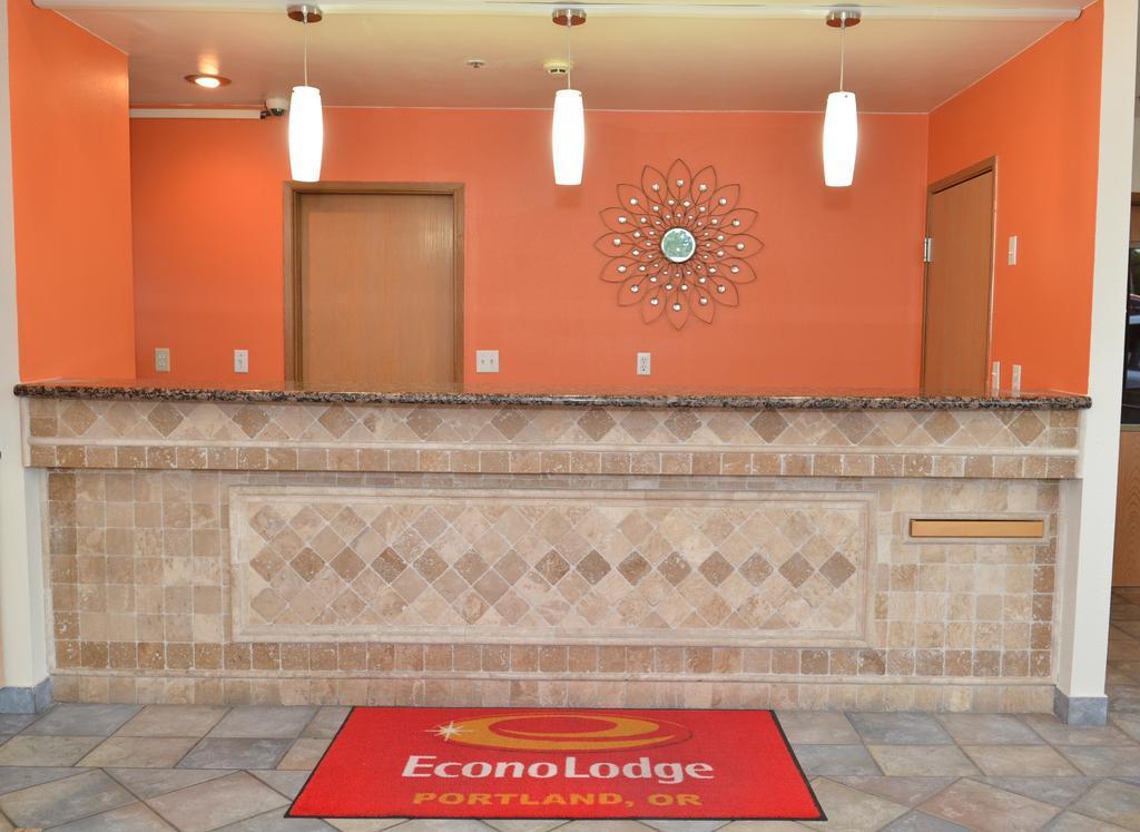 Econo Lodge Portland Airport Extérieur photo