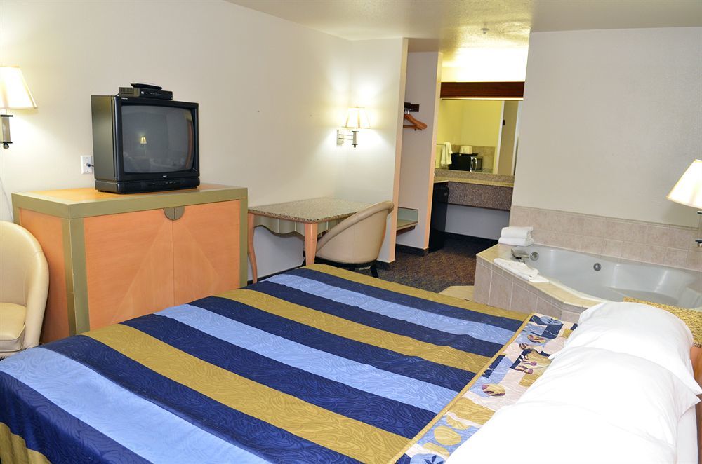 Econo Lodge Portland Airport Extérieur photo